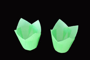 Forms for baking muffins Tulip - green